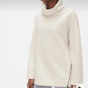 Gap GapFit Jacquard Funnel-Neck
Tunic Sweatshirt